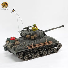 Laden Sie das Bild in den Galerie-Viewer, HOOBEN 1/10 M4A3E8 Fury Sherman Master Camouflage RTR 6620
