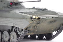 Laden Sie das Bild in den Galerie-Viewer, Pre-Order Hooben 1/16 Russian BMP-2 Infantry Fighting Vehicle RC RTR S6623
