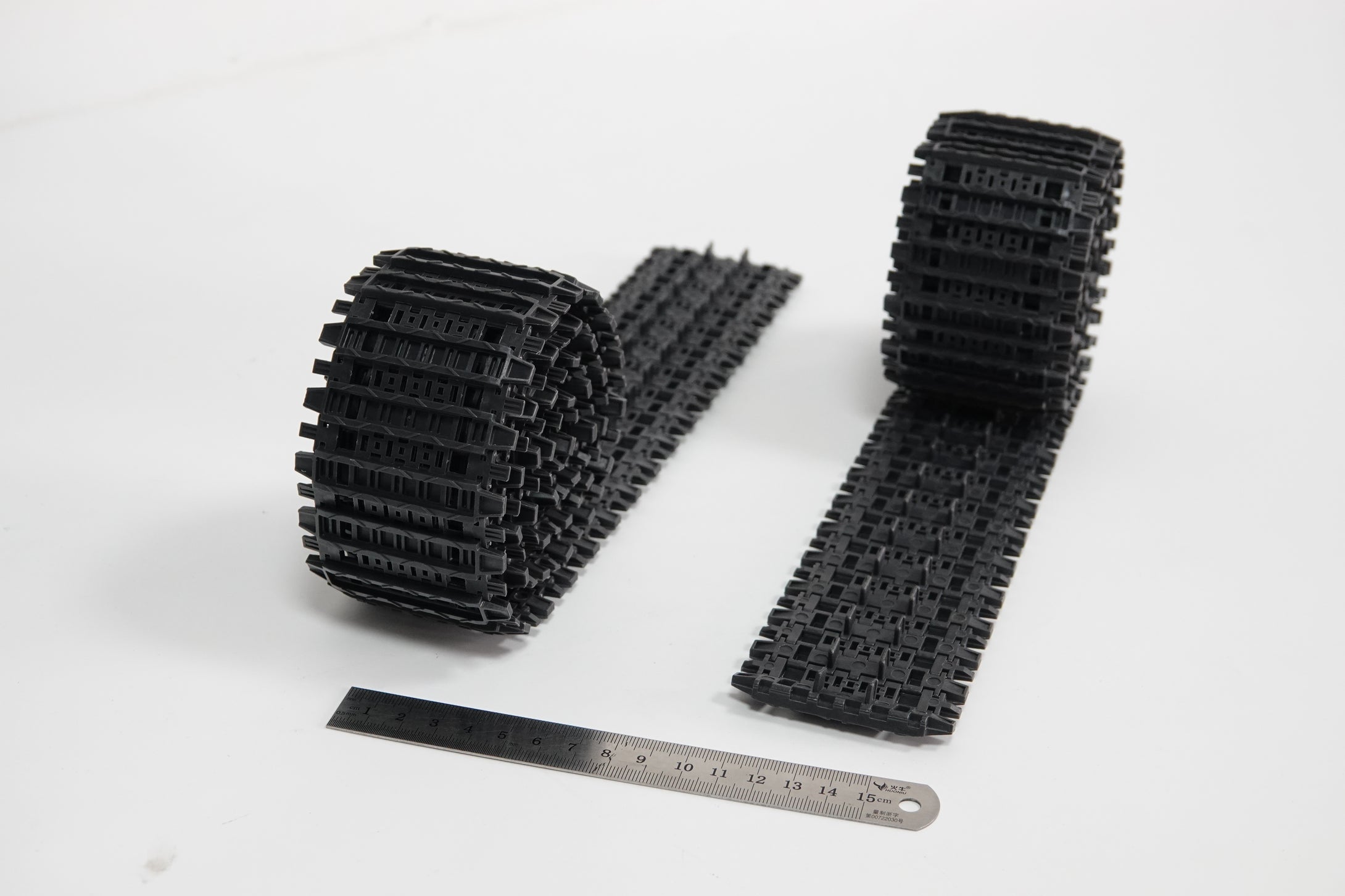 Nylon track for 1/16 E-100 Tank